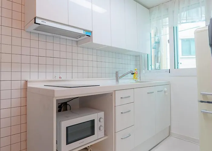 Hongdae 5 Minutes, Park View, 8-person Family, Free Parking, Luggage Storage, Early Check-in, Late Check-out, Infant Welcome, Dryer And Bidet Daire *