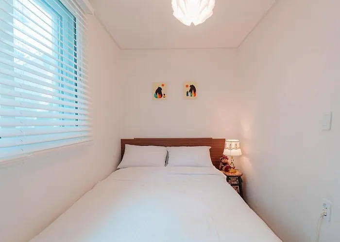 Hongdae 5 Minutes, Park View, 8-person Family, Free Parking, Luggage Storage, Early Check-in, Late Check-out, Infant Welcome, Dryer And Bidet Daire *